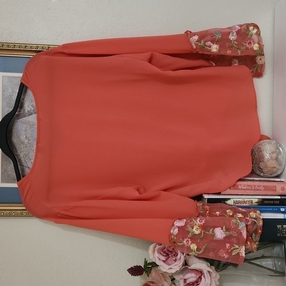 Embroidered Floral Sheer Sleeve Bohemian Blouse small Feminine - Picture 7 of 9